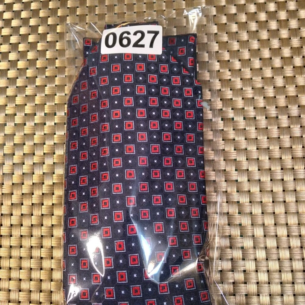 Daniel Cremieux Hand Tailored Silk Geometric Medallion Tie (0627) - Picture 4 of 4